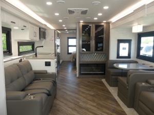 Accolade 37M Photo