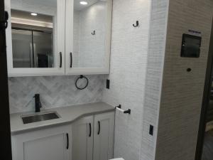 Accolade 37M Photo