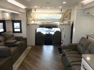 Accolade 37M Photo