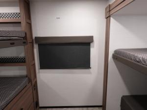 Delta 321BH Photo