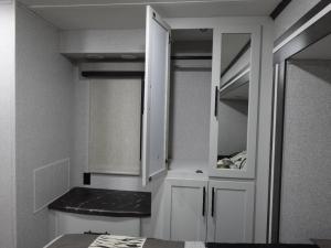 Hampton 388FKL Photo