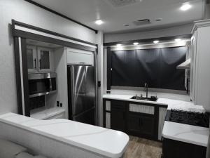 Hampton 388FKL Photo