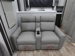 Hampton 388FKL Photo