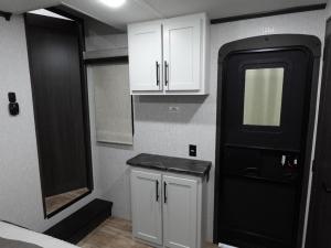 Hampton 388FKL Photo