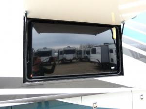 Discovery 38W Photo