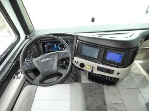 Discovery 38W Photo