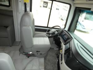 Discovery 38W Photo