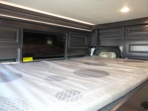 Discovery LXE 44B Photo