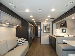 Riviera 39BH Photo