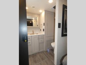 Riviera 39BH Photo