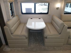 Accolade XL 37M Photo