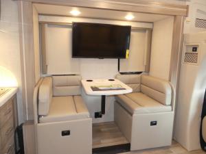 Delano Sprinter 24RW Photo