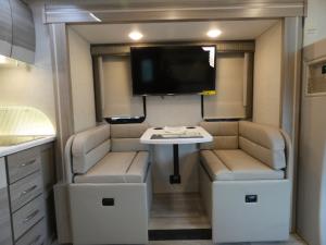 Tiburon Sprinter 24RW Photo