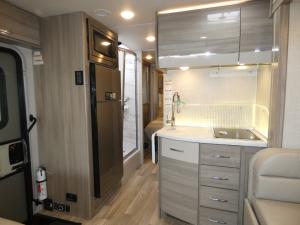 Tiburon Sprinter 24RW Photo