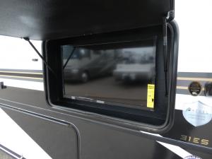 Pursuit 31ES Photo