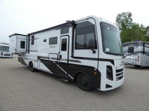 Pursuit 31ES Photo
