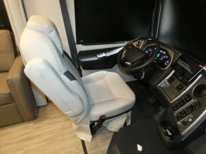 Pursuit 31ES Photo