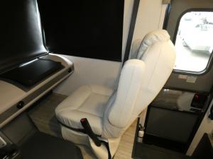 Pursuit 31ES Photo