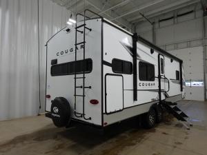 Cougar Half-Ton 25MLE Photo