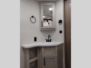 Reflection 303RLS Photo