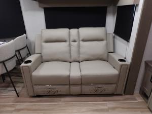 Reflection 303RLS Photo