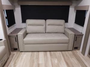 Reflection 303RLS Photo