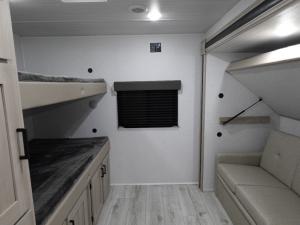 Della Terra 312BH Photo