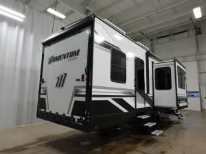 Momentum G-Class 29GS Photo