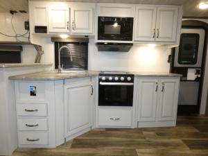 Cougar Half-Ton 22RBS Photo