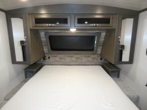 Cougar Half-Ton 22RBS Photo