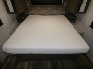 Cougar Half-Ton 22RBS Photo