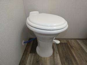 Cougar Half-Ton 22RBS Photo