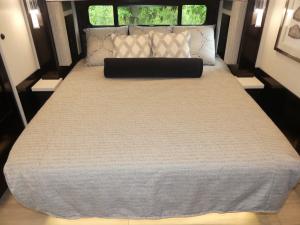 Mountain Aire 4118 Photo