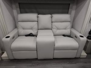 Frontier 34GT Photo