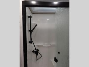 Frontier 34GT Photo