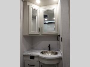 Frontier 34GT Photo