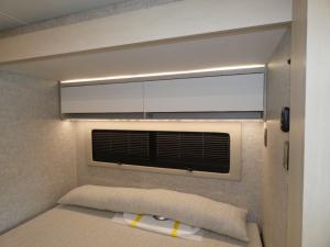 Wayfarer 25 XPW Photo