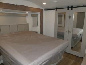 Avenue 32RLS Photo