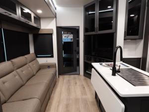 Valor 36V11 Photo