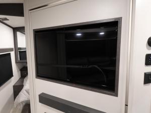 Cougar Half-Ton 28BHS Photo