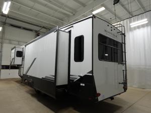 Montana High Country 331RL Photo