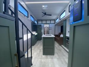 IBEX RV Suite RVS3 Photo