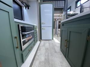 IBEX RV Suite RVS3 Photo