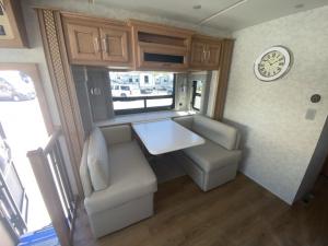 Bay Star 3618 Photo