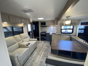 Tracer 24RKS Photo