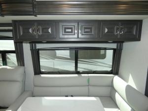 Discovery 38N Photo