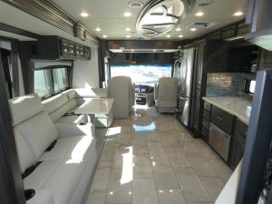 Discovery 38N Photo