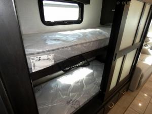 Discovery 38N Photo