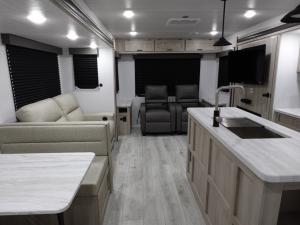 Della Terra 272RL Photo