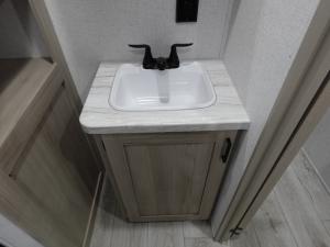 Della Terra 272RL Photo